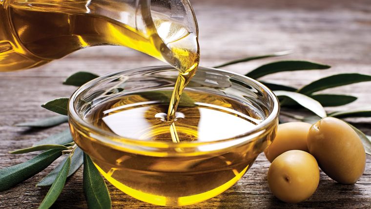 10 beneficios del Aceite de Oliva Virgen Extra para cuidar tu salud que no conocías
